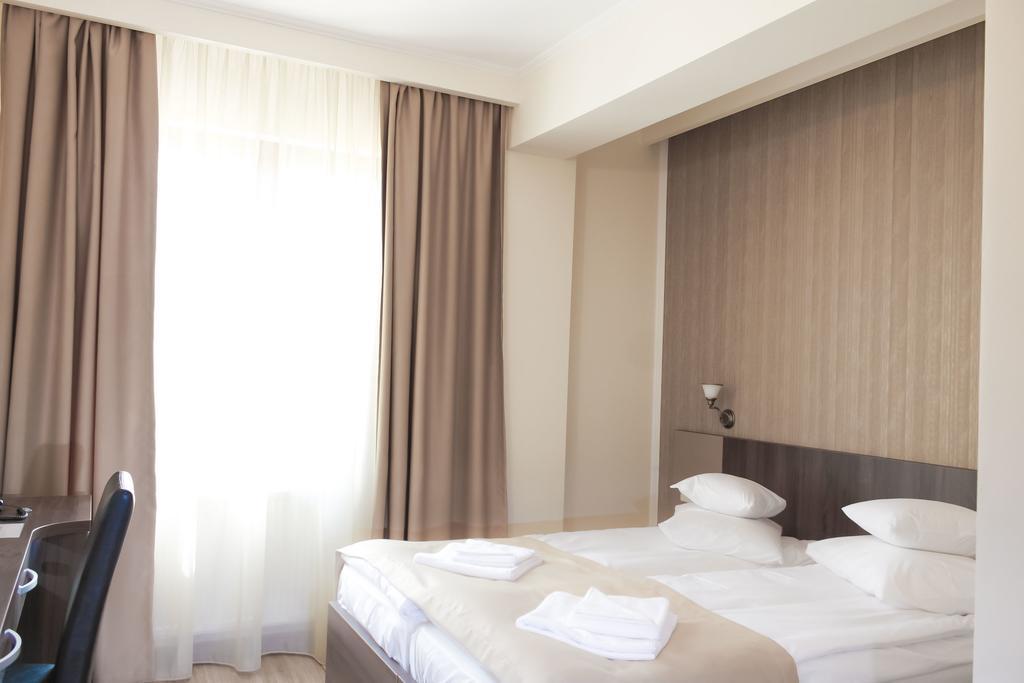 Hotel Rao Cluj-Napoca Extérieur photo