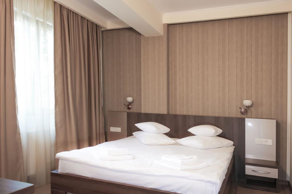 Hotel Rao Cluj-Napoca Extérieur photo